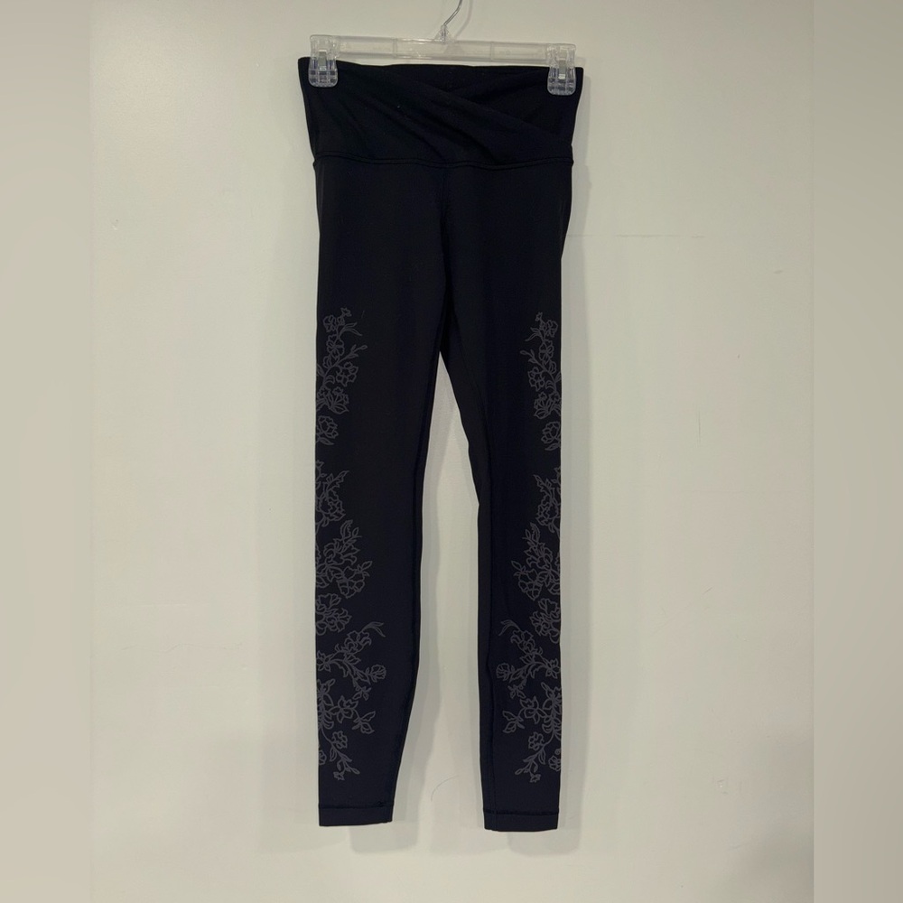 Lululemon Black Leggings with Floral Pattern Size 4